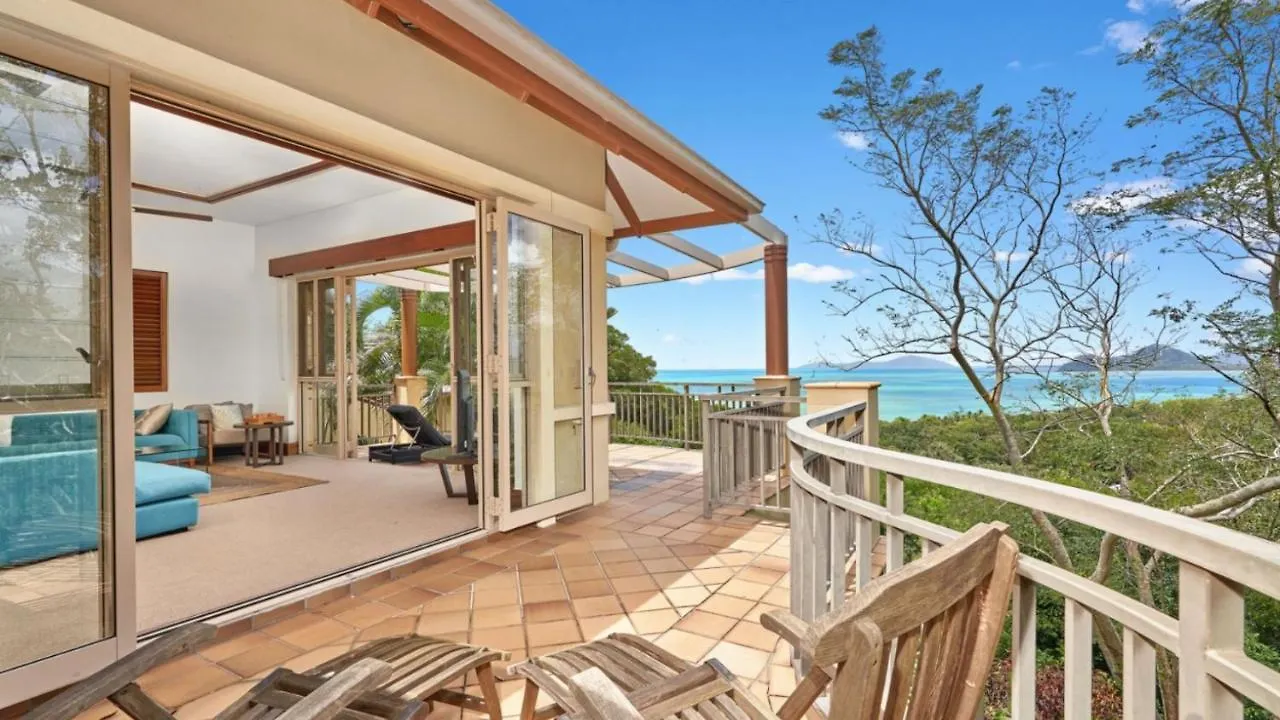 Villa Sweeping Views Palm Cove